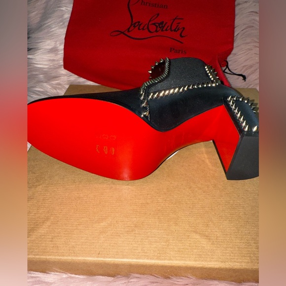 CHRISTIAN LOUBOUTIN
Out Line Spikes leather ankle boots size 37 - Picture 13 of 16